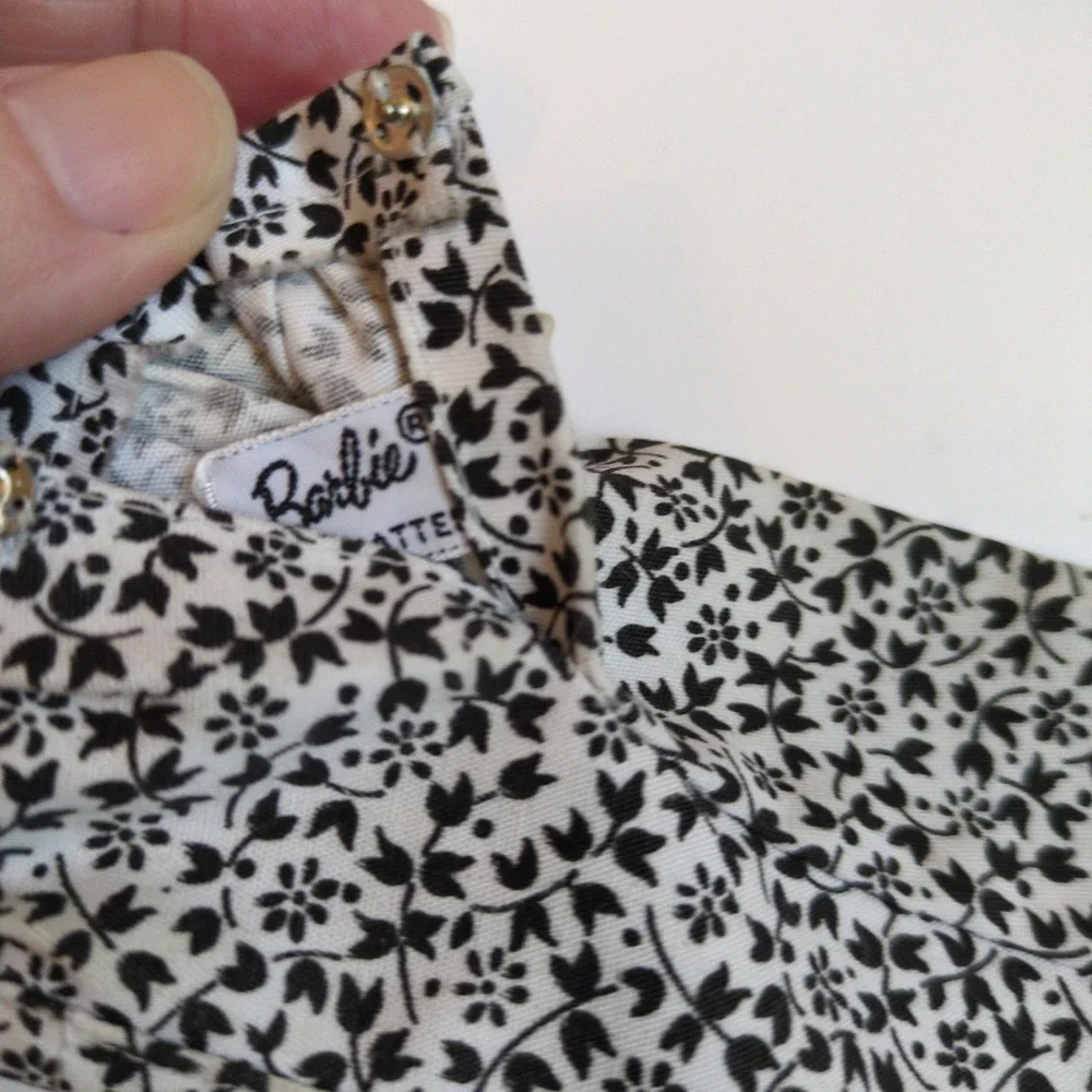 Vintage 60s Barbie Fashion Pak Clothing Outfit Black Knit Shell Top Floral Skirt